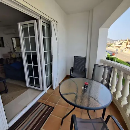Isabel Apartmento