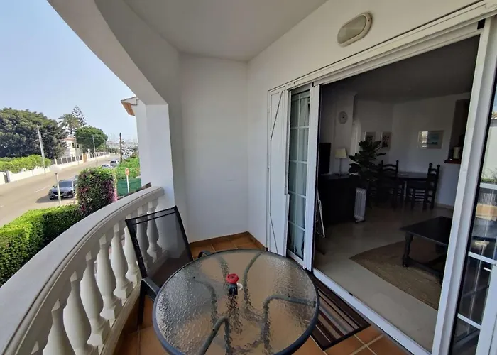 Isabel Apartmento دينايا